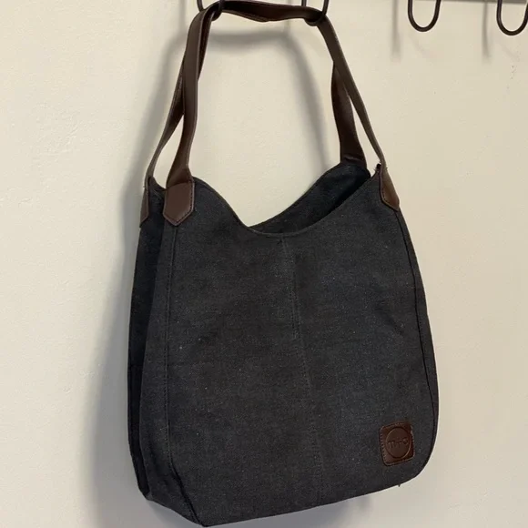 Brand NEW Canvas Hobo Bag in ~Black 🖤👜 - Picture 11 of 14